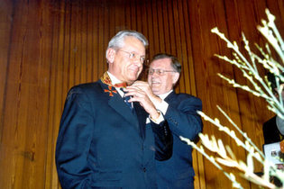 2002: Ehrung für Hans Peter Stihl